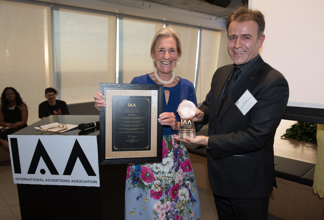 Felix Tataru, Chairman and World President IAA Global, presenting the award to Shelly Lazarus, Chairman & CEO at Ogilvy & Mather